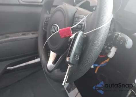 2018 Kia Optima Lx z USA, uszkodzony, nr VIN 5XXGT4L33JG220252